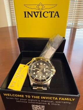 Invicta Pro diver! Gold/Silver/Black color way! With New Travel Hard Case!